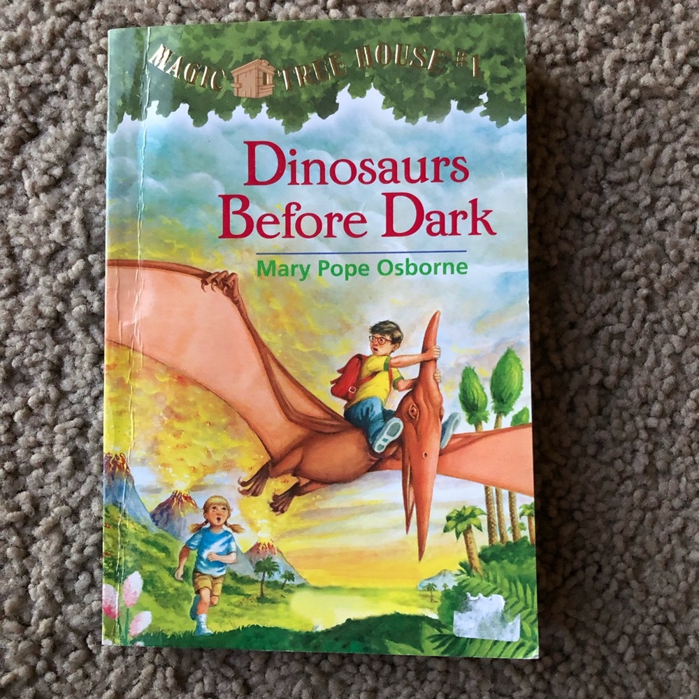 Magic tree house chapter book: dinosaurs before dark